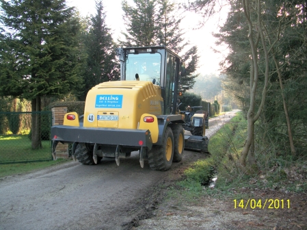 images/Fotos/garten/Arbeitsdienst2011/Weg/Baumaschiene5.jpg