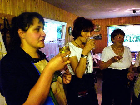 Die Kchenfeen von Links: Bianca, Jutta, Gertraud.........