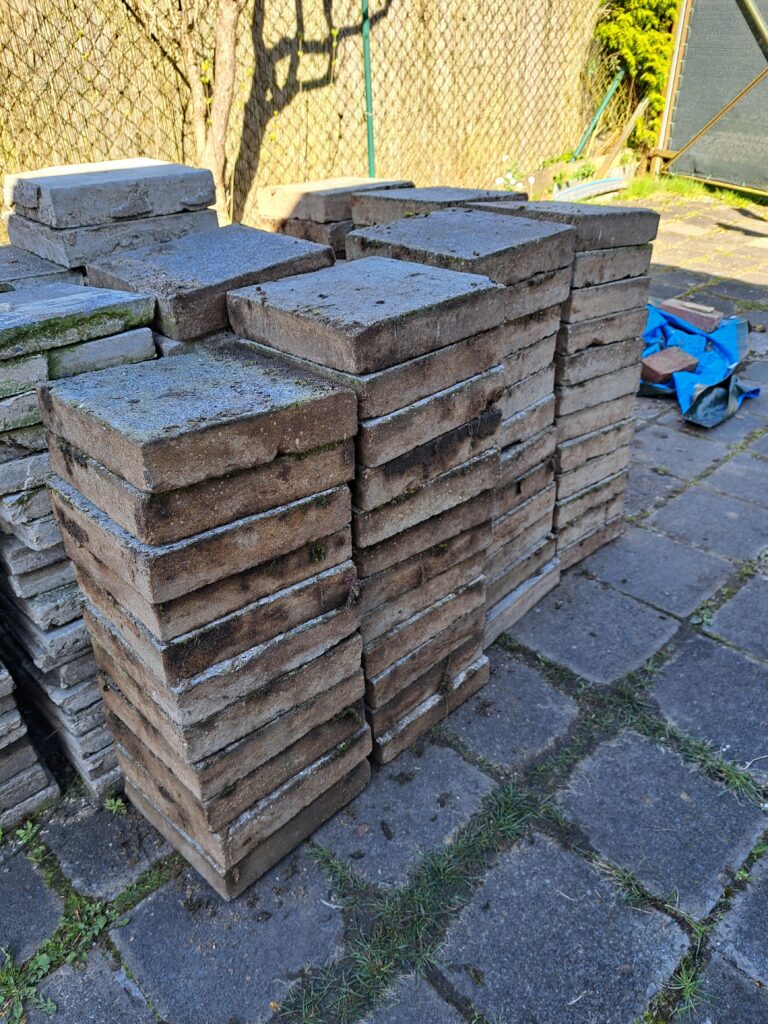 Gehwegplatten100